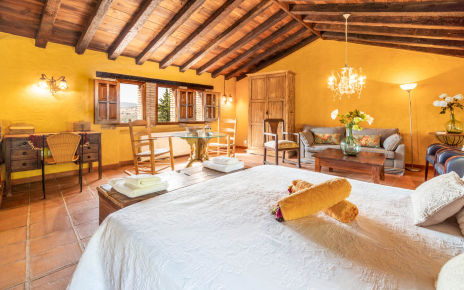 Amplia habitación principal en primera planta